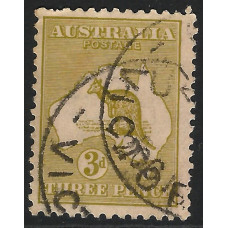 AUSTRALIA Sg37 - 3d. yellow-olive 1915 used