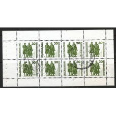 East Germany DDR 1990 sg E3041 - 30pf. - green block x 8 Used Condition